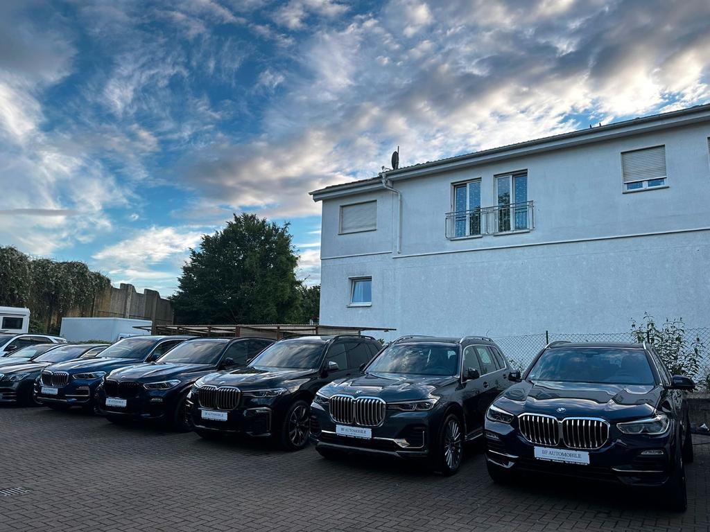 BMW i7