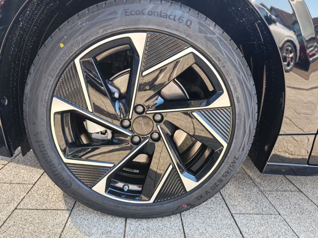 Lynk&Co 02