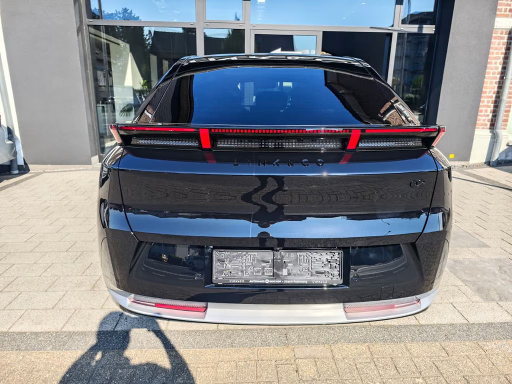 Lynk&Co 02