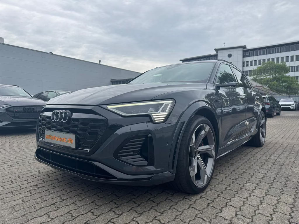 Audi SQ8 e-tron ACC HuD PANO S-SITZE DIGI-MATRIX 22Z