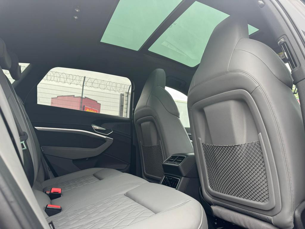 Audi SQ8 e-tron