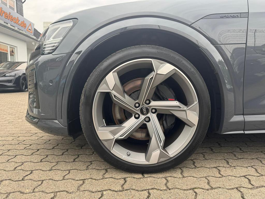 Audi SQ8 e-tron