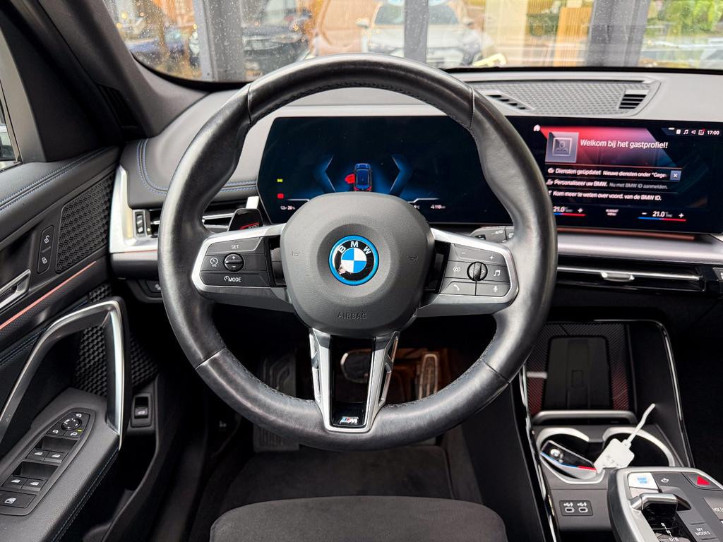 BMW iX1
