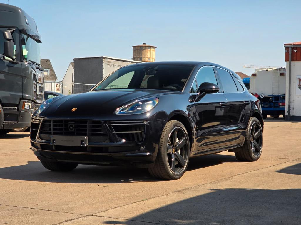 Porsche Macan Turbo 4x4