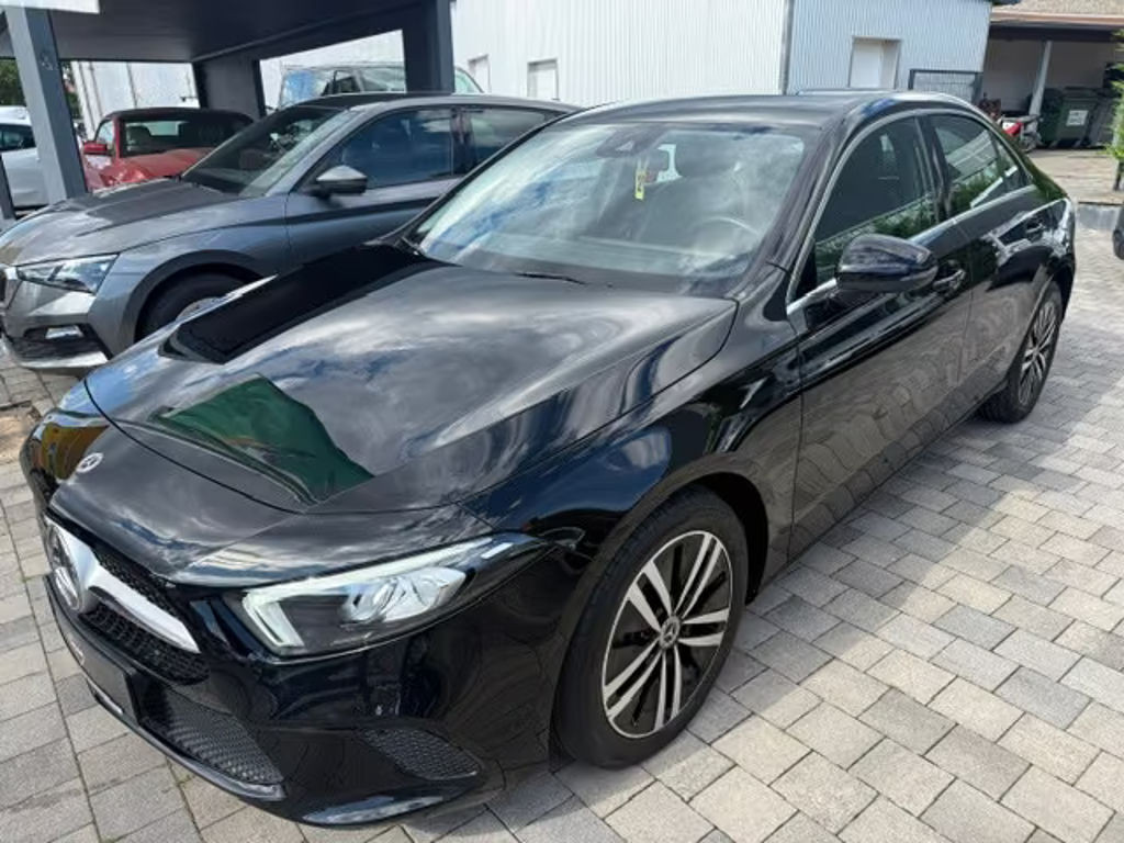 Mercedes-Benz A-Klasse A 180 Limousine /Klimaautomatik/LED