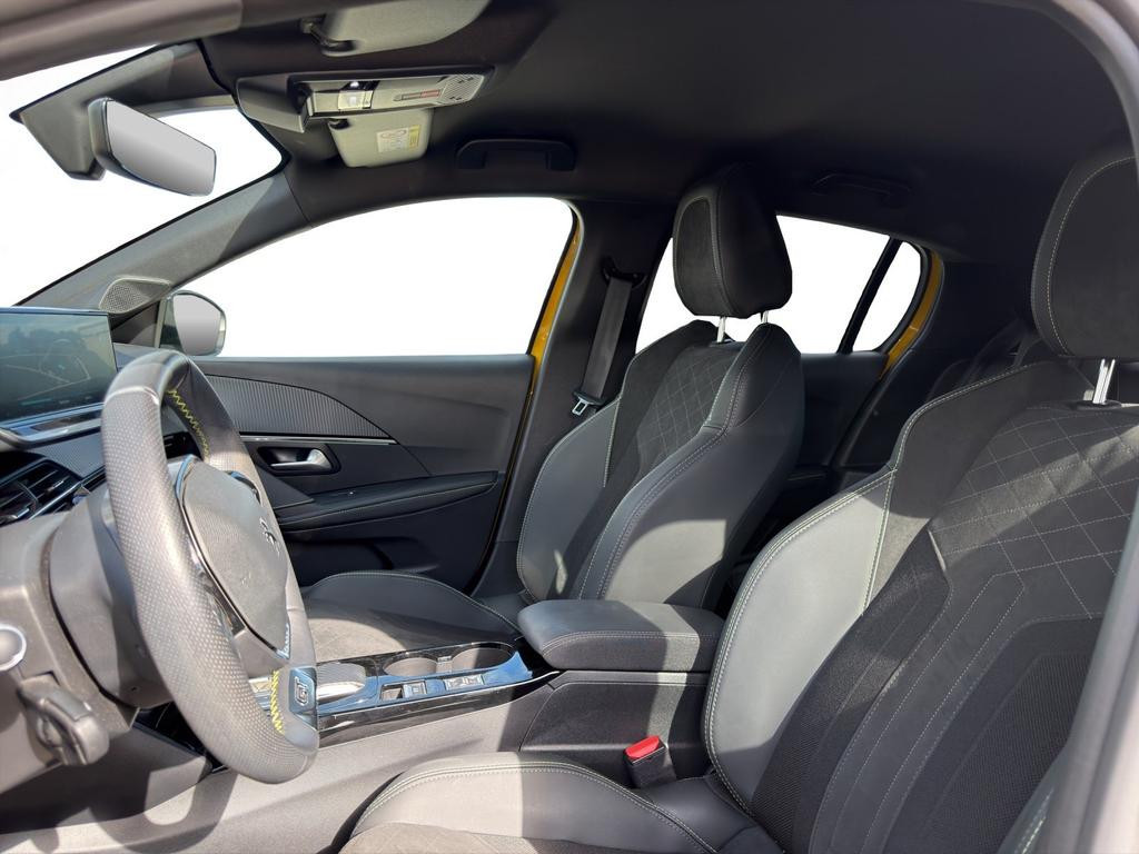 Peugeot e-208