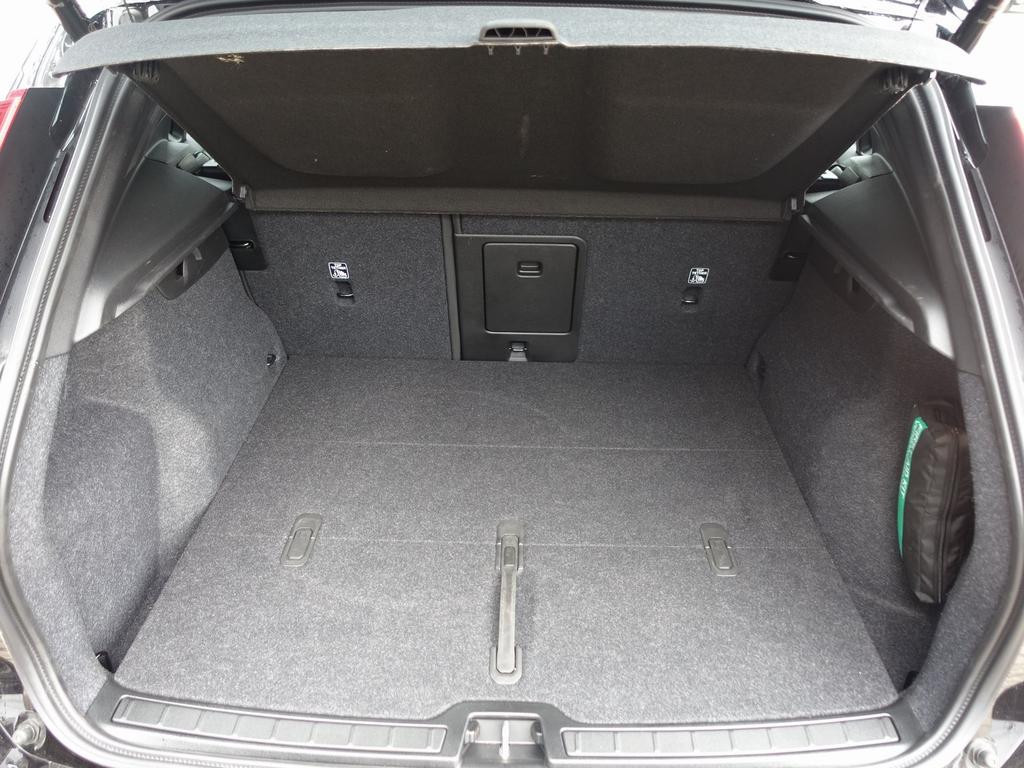 Volvo EX40
