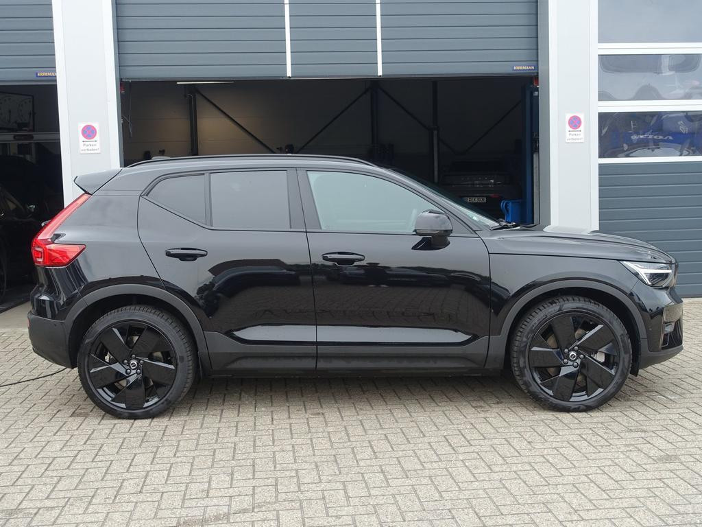 Volvo EX40