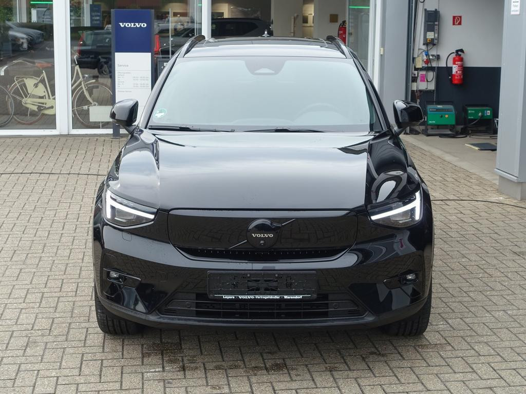 Volvo EX40