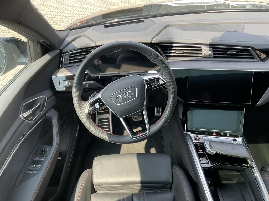 Audi SQ8 e-tron