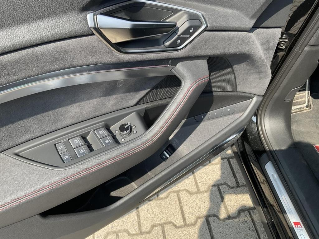 Audi SQ8 e-tron