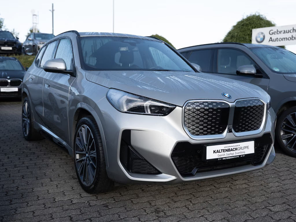BMW iX1