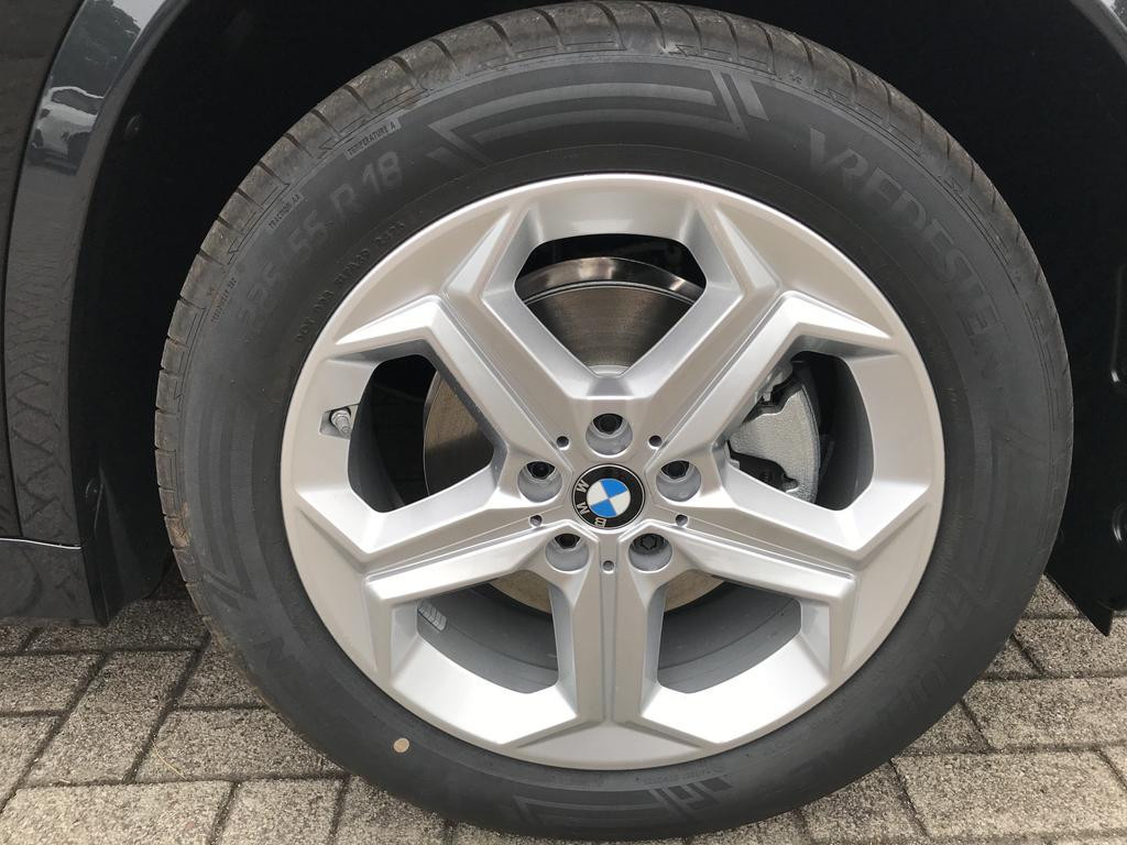 BMW iX1