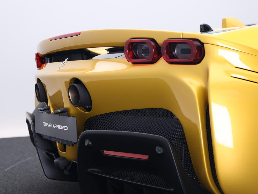 Ferrari SF90
