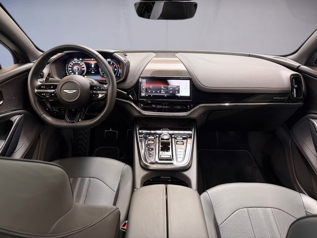 Aston Martin DBX