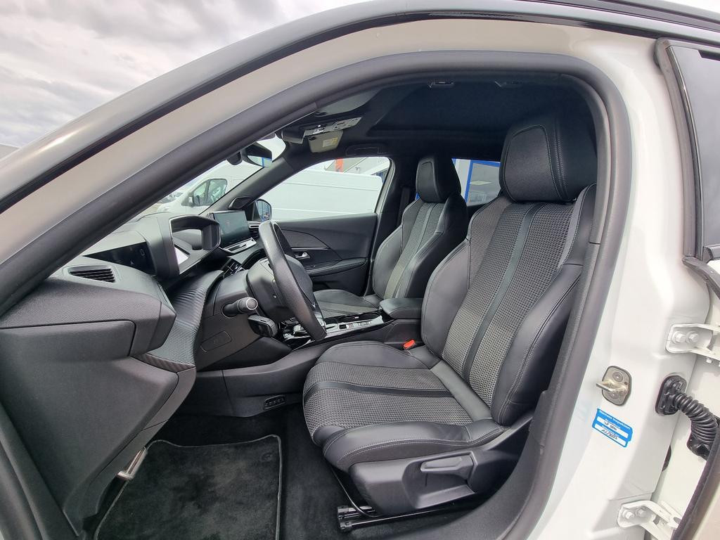 Peugeot e-2008