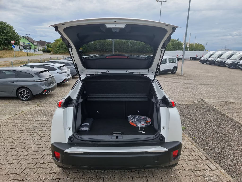 Peugeot e-2008