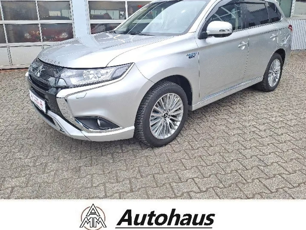 Mitsubishi Outlander PHEV 4WD