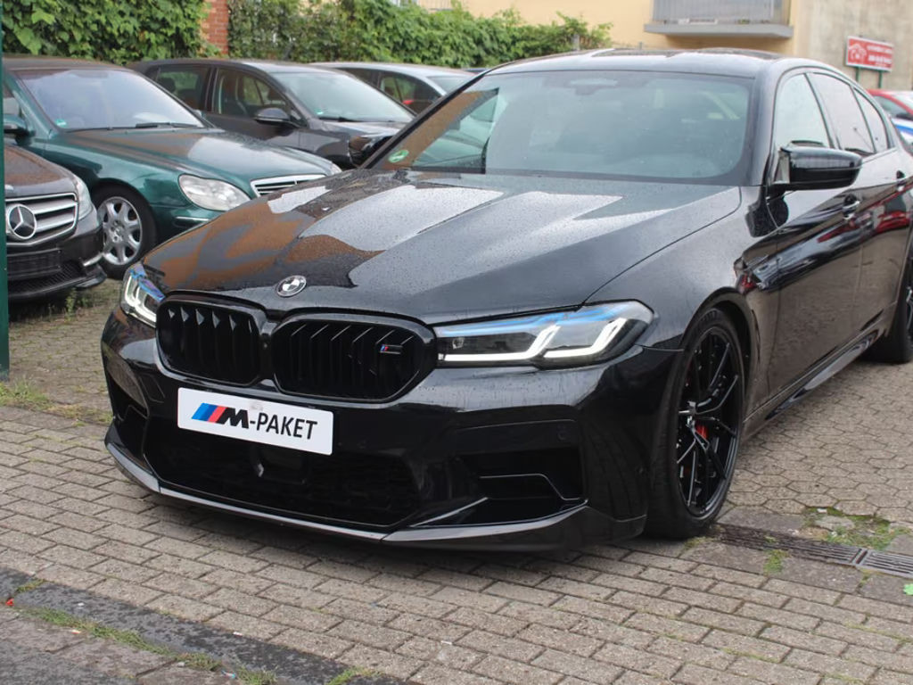 BMW M5 Sedan