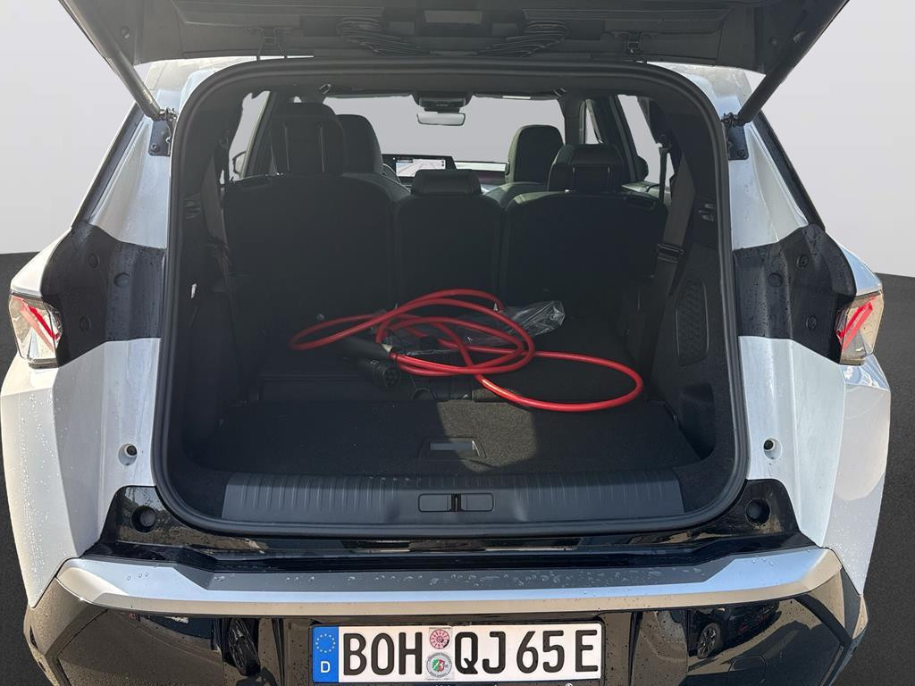 Peugeot E-5008