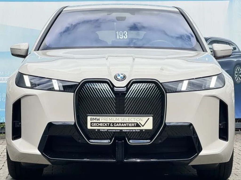 BMW iX