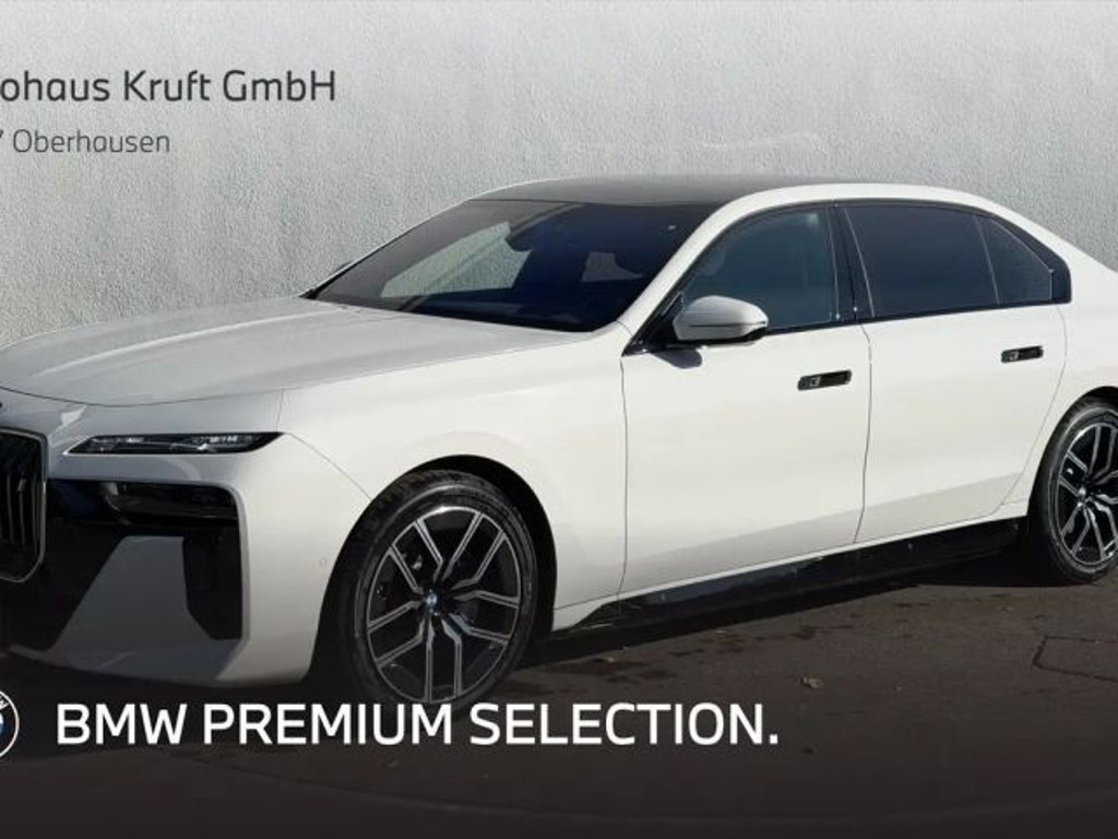 BMW i7