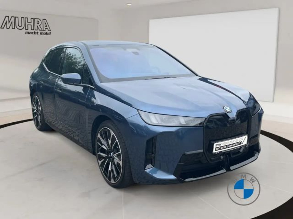 BMW iX