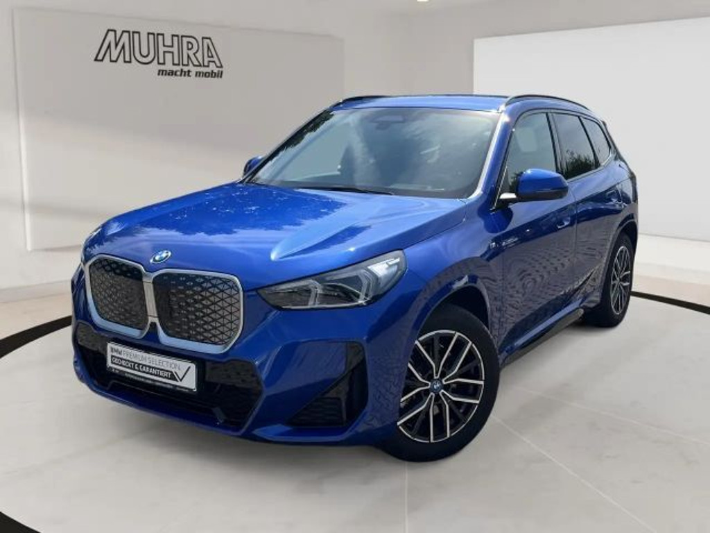 BMW iX1
