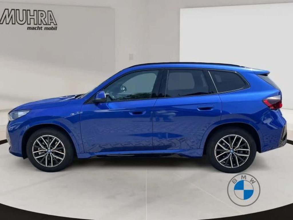 BMW iX1