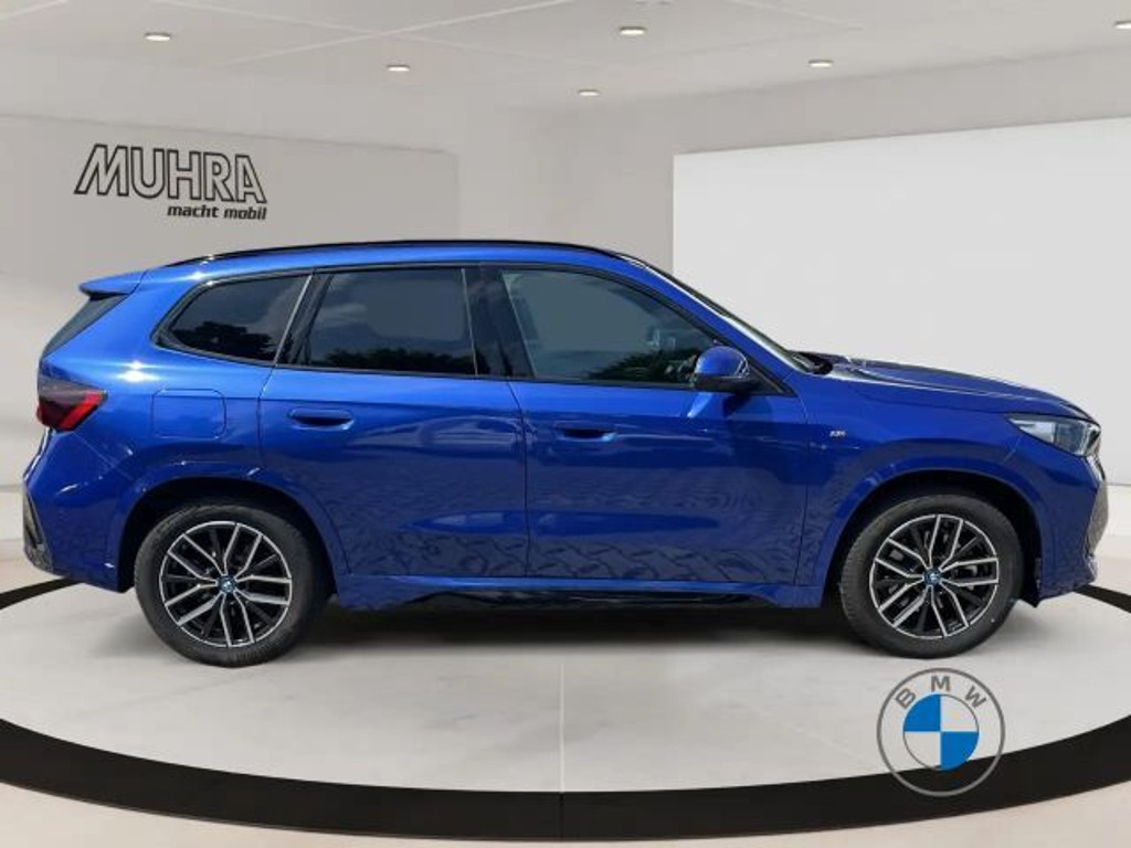 BMW iX1