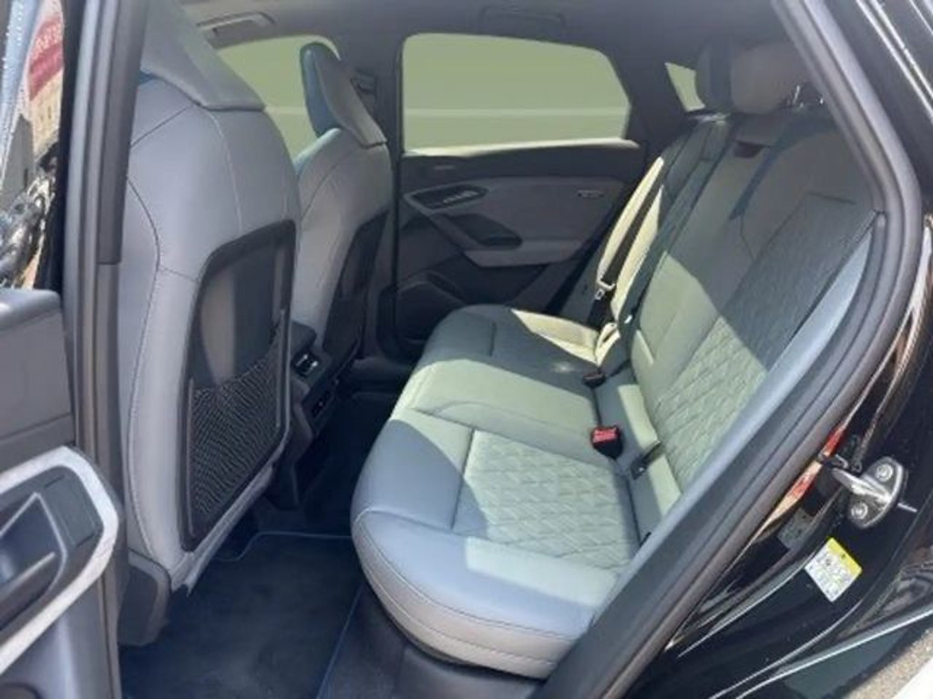 Audi SQ6 e-tron