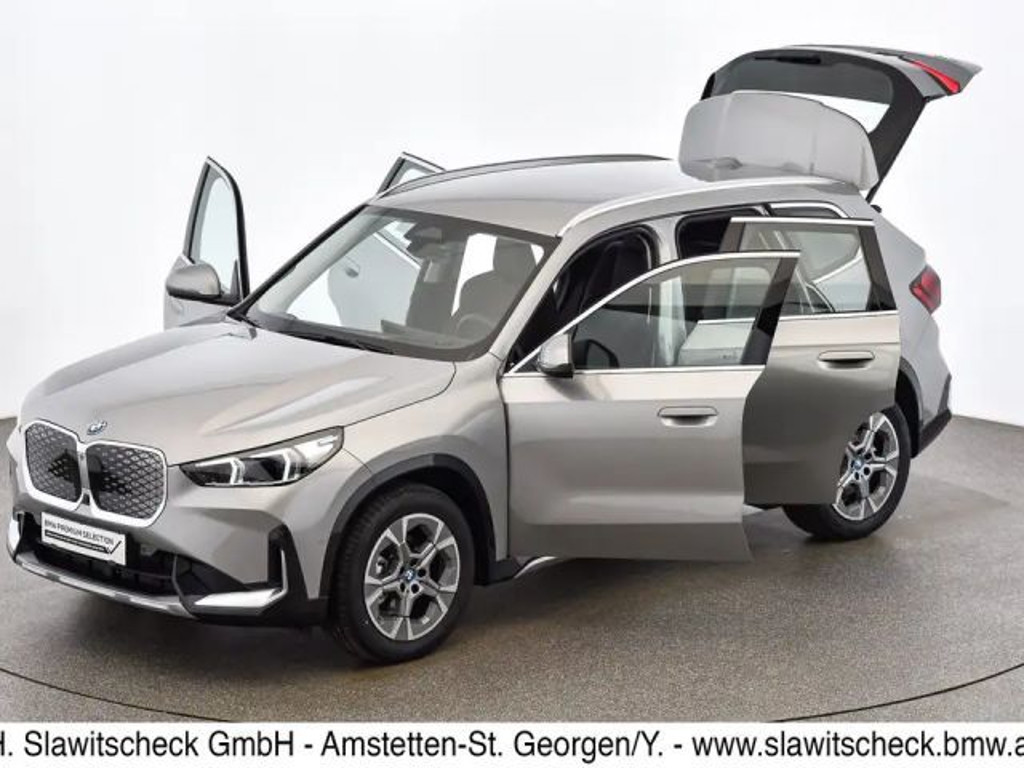 BMW iX1