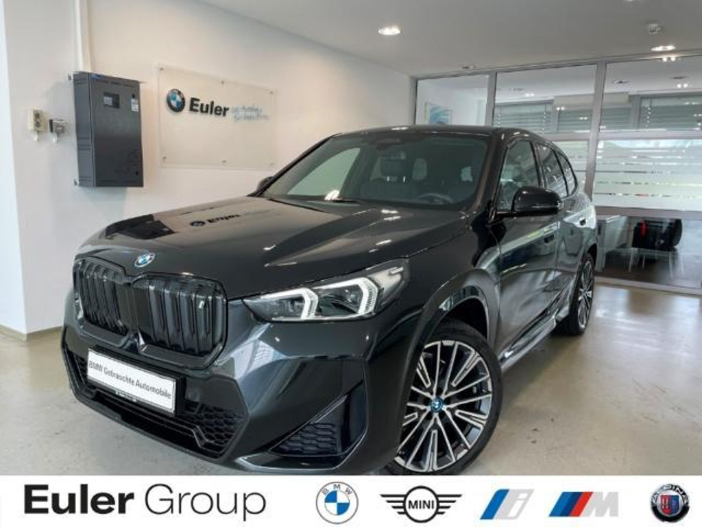 BMW iX1