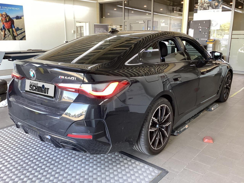 BMW M440