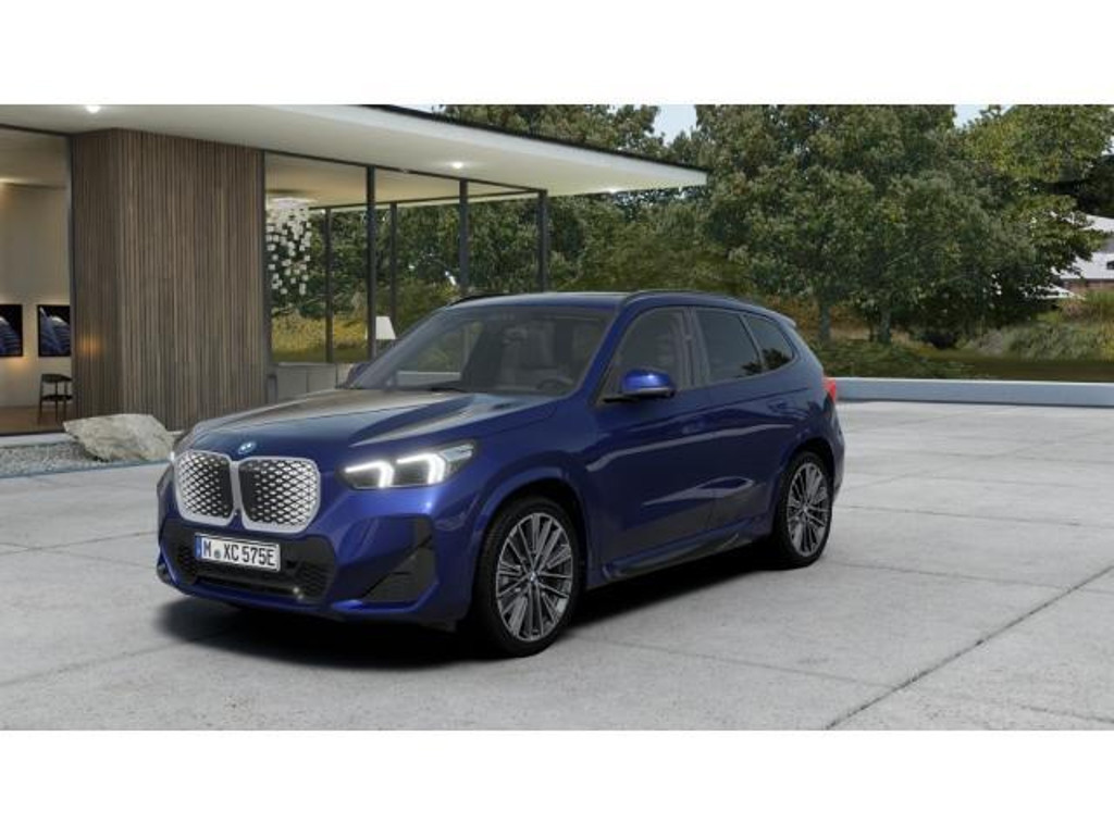 BMW iX1