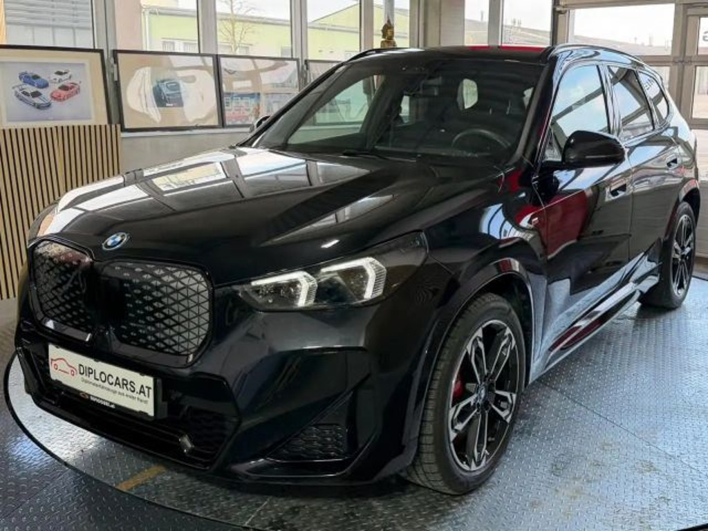 BMW iX1