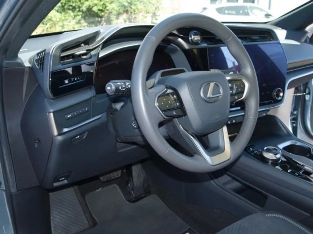 Lexus RZ