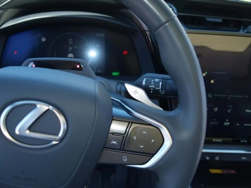 Lexus RZ