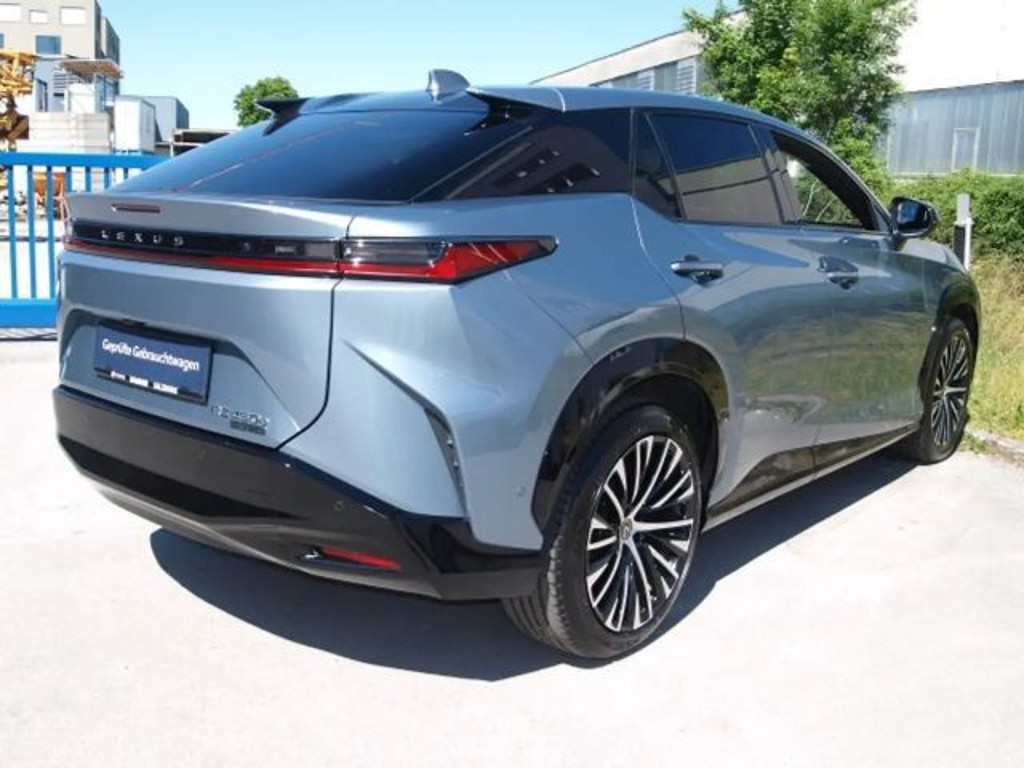 Lexus RZ