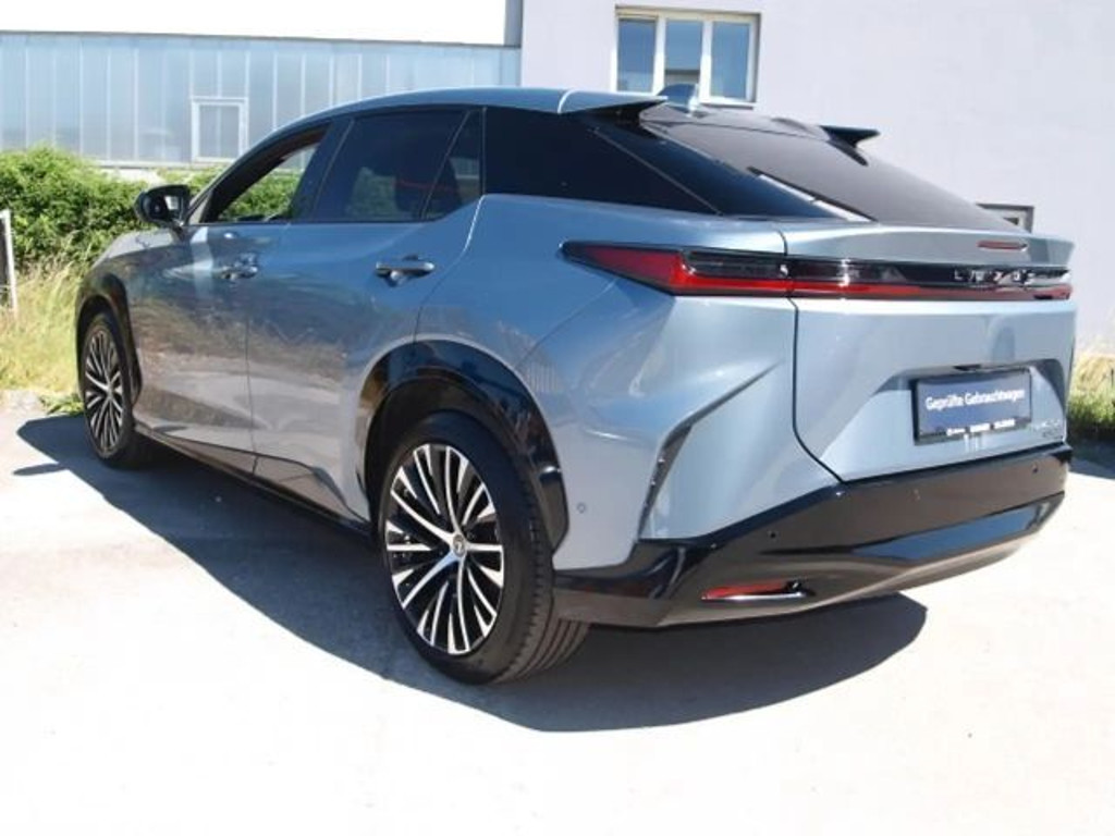 Lexus RZ