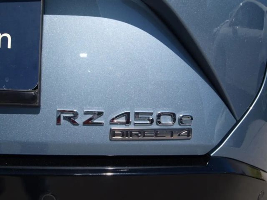 Lexus RZ