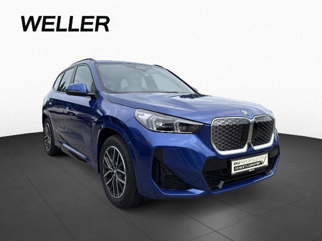 BMW iX1