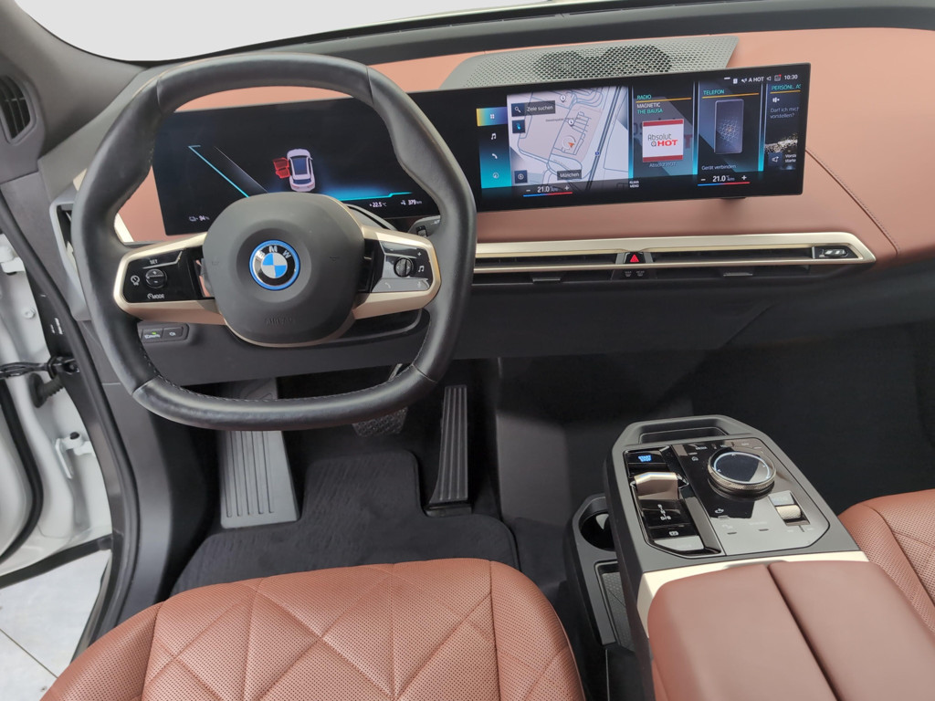 BMW iX