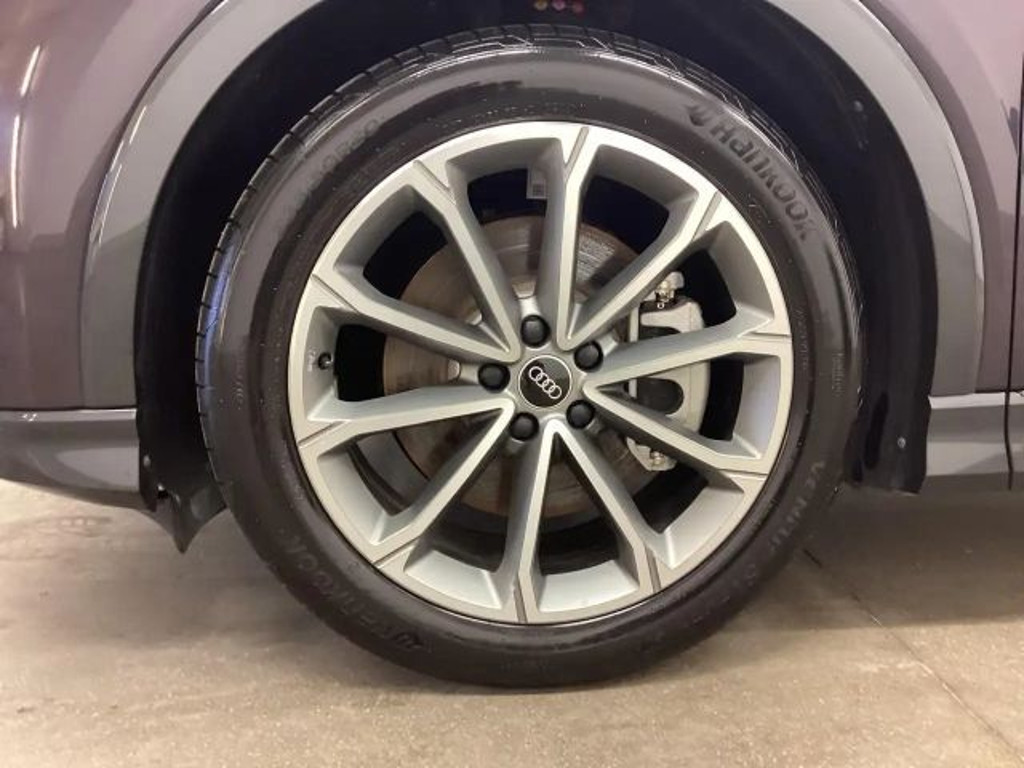 Audi Q4 e-tron Audi Q4 45 e-tron