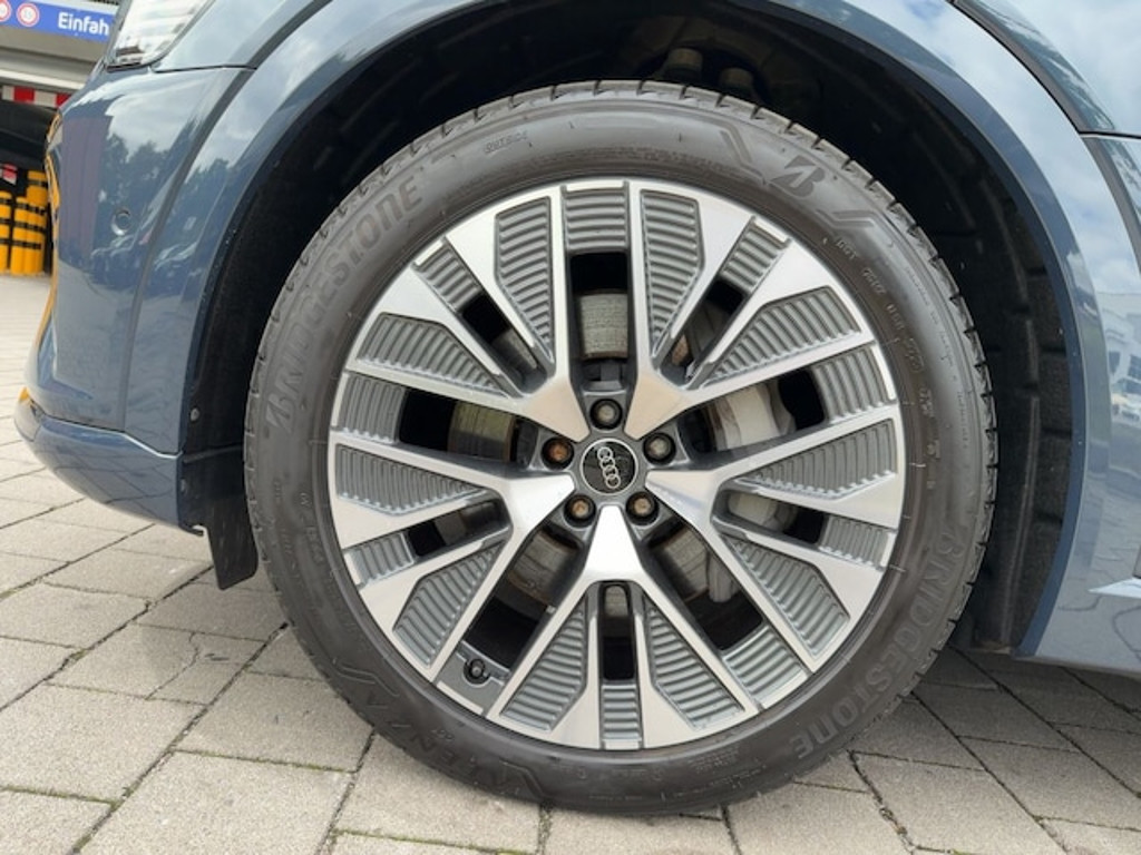 Audi Q8 e-tron