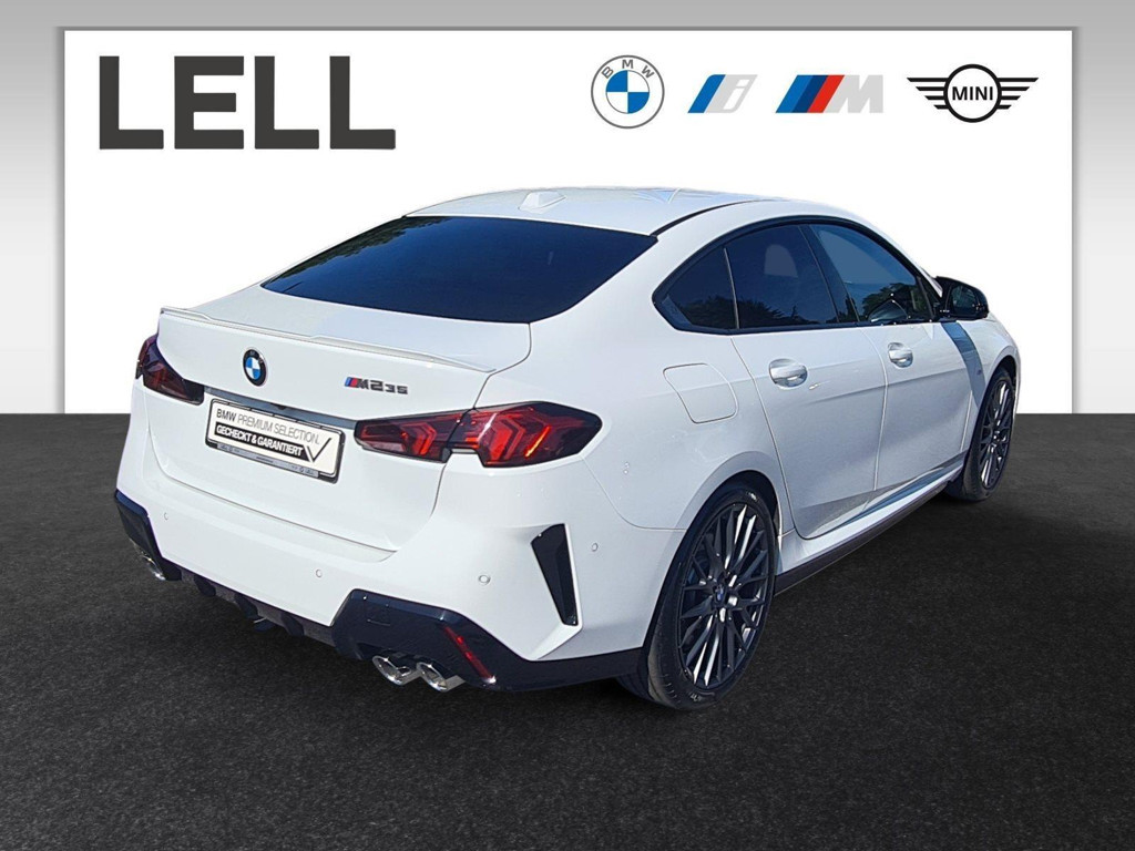 BMW M235