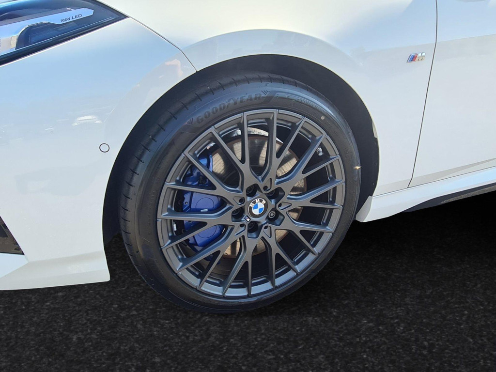 BMW M235