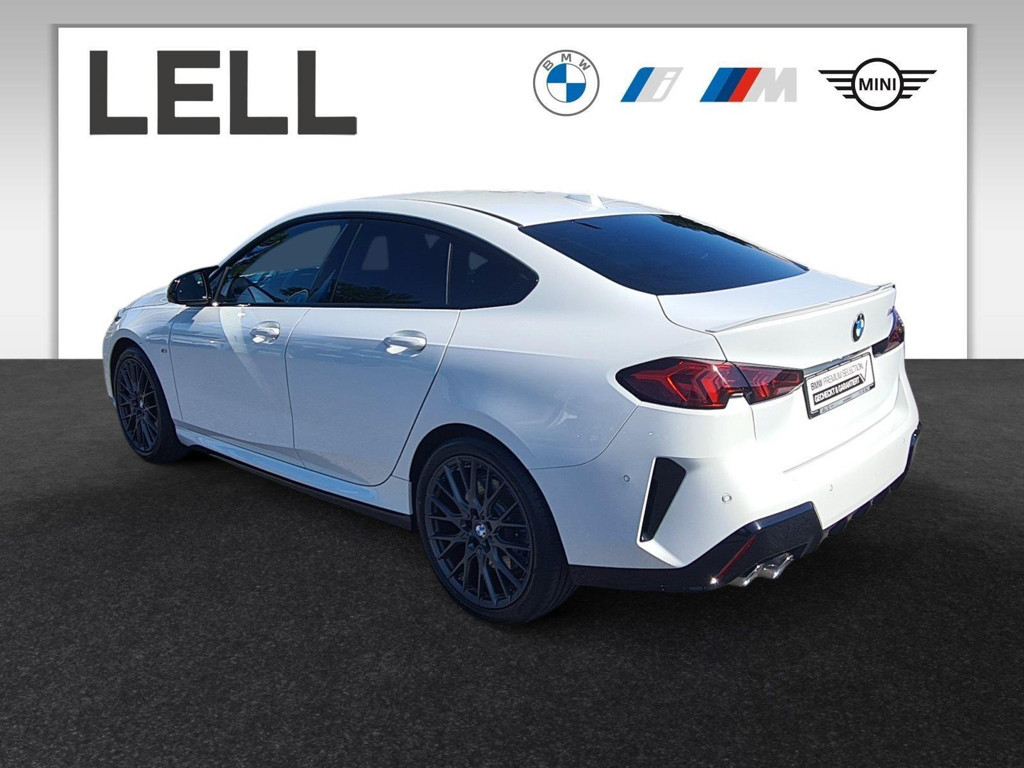 BMW M235