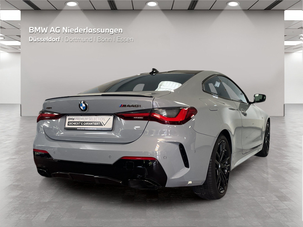BMW M440
