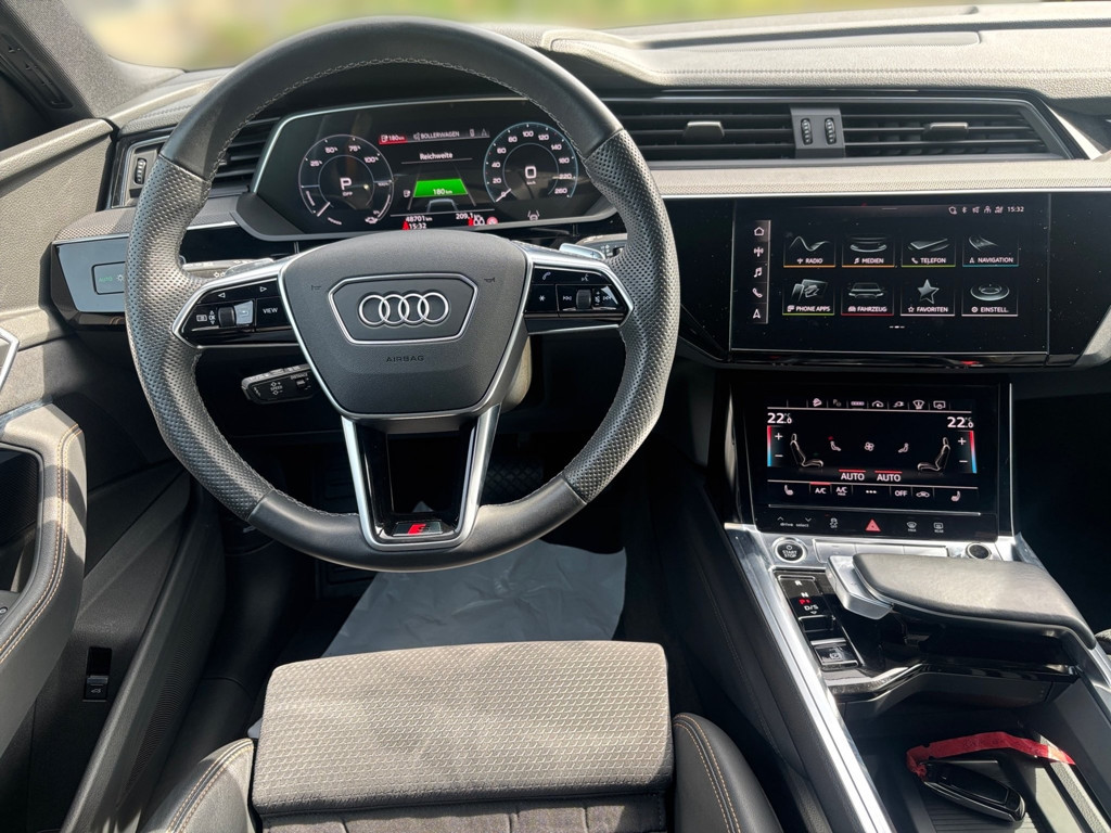 Audi e-tron